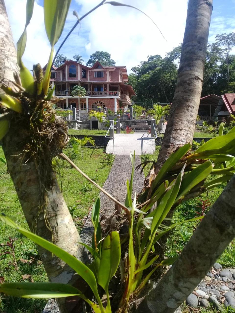 La Casa Del Rio B&B Puyo Bagian luar foto